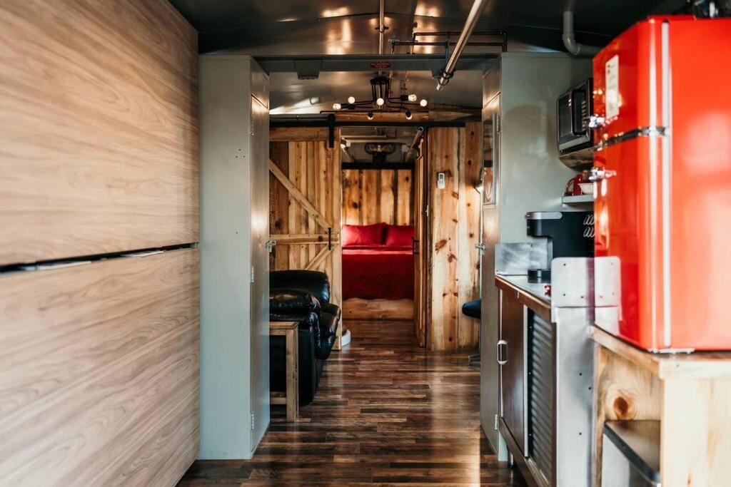 Lawrenceburg Bourbon Trail: Caboose On The Farmヴィラ エクステリア 写真